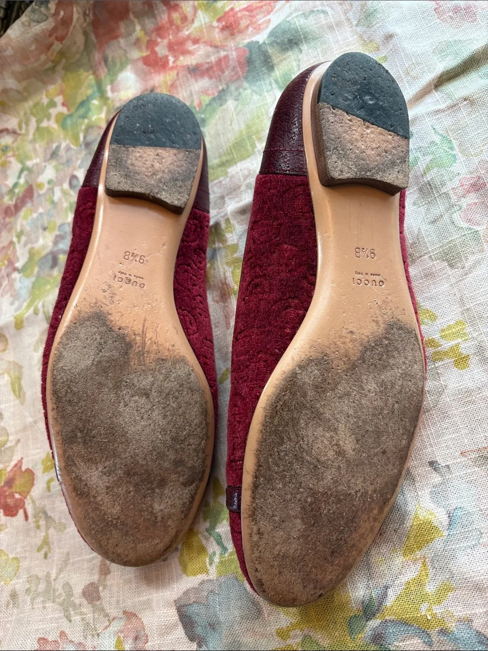 Vintage Gucci Burgundy Quilted Flats with Gold Buckle Detail 9 1/2B US - Picture 2 of 8
